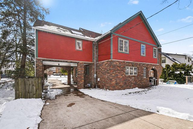 1905 E Madison Street, South Bend, IN 46617