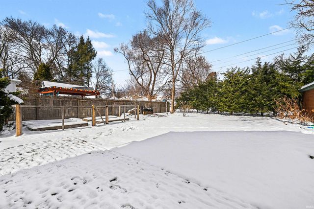 1905 E Madison Street, South Bend, IN 46617