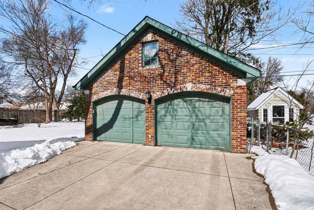 1905 E Madison Street, South Bend, IN 46617