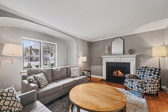 1905 E Madison Street, South Bend, IN 46617