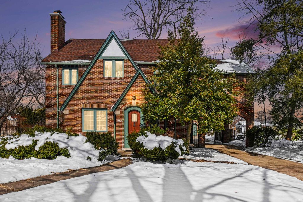 1905 E Madison Street, South Bend, IN 46617