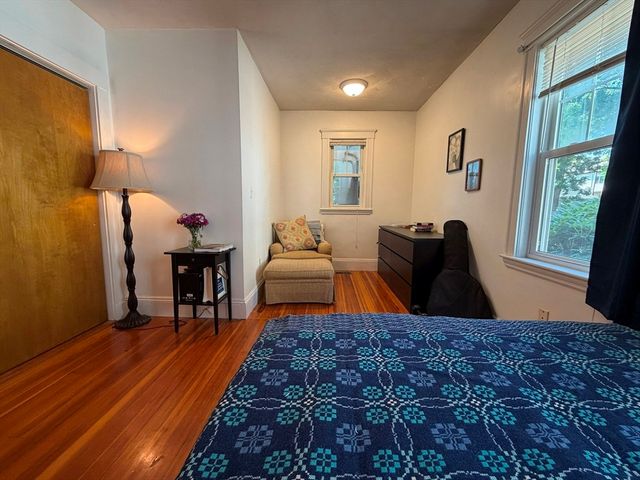 158-160 School 158, Watertown, MA 02472