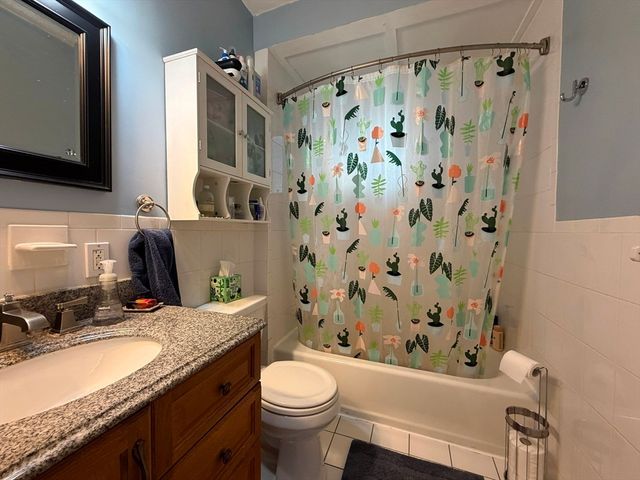 158-160 School 158, Watertown, MA 02472