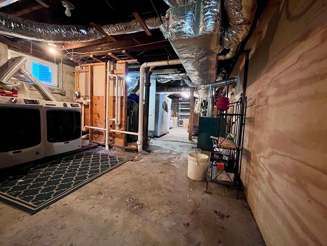 158-160 School 158, Watertown, MA 02472