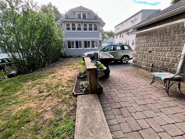 158-160 School 158, Watertown, MA 02472