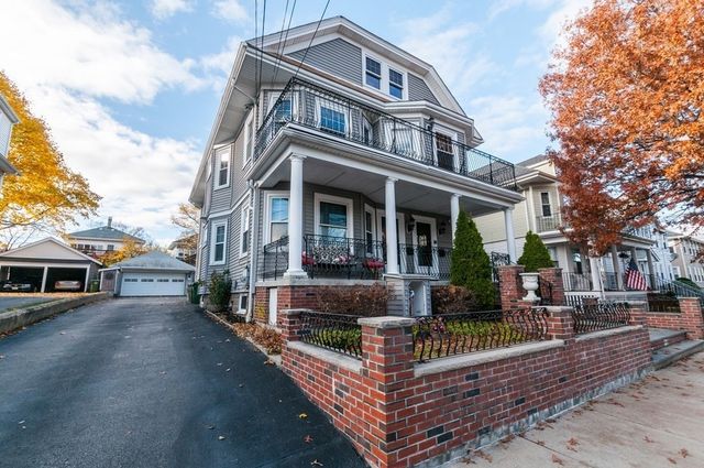 158-160 School 158, Watertown, MA 02472