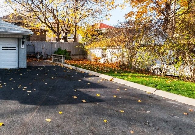 158-160 School 158, Watertown, MA 02472