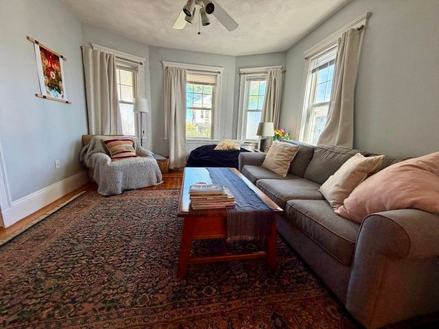 158-160 School 158, Watertown, MA 02472