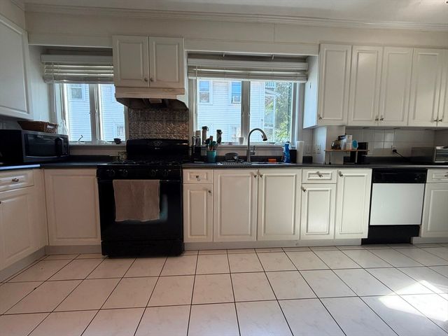 158-160 School 158, Watertown, MA 02472