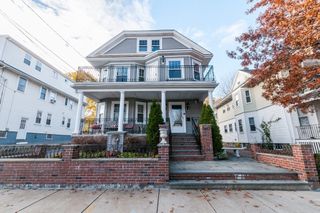 158-160 School 158, Watertown, MA 02472