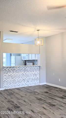 12311 KENSINGTON LAKES Drive 2504, Jacksonville, FL 32246