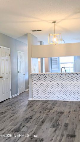 12311 KENSINGTON LAKES Drive 2504, Jacksonville, FL 32246