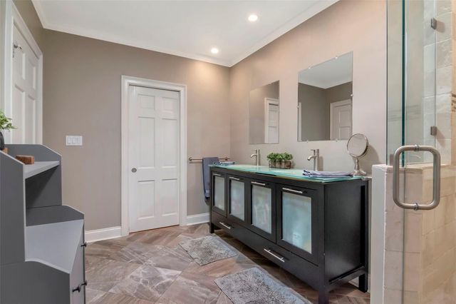 2535 LAKE ELLEN DRIVE, Tampa, FL 33618