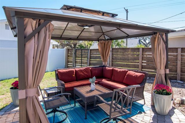 2535 LAKE ELLEN DRIVE, Tampa, FL 33618