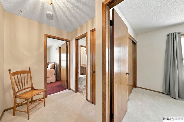 5441 S Dove Lane, Lincoln, NE 68516