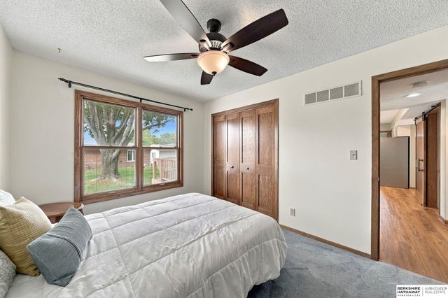 5441 S Dove Lane, Lincoln, NE 68516