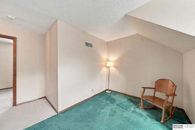 5441 S Dove Lane, Lincoln, NE 68516