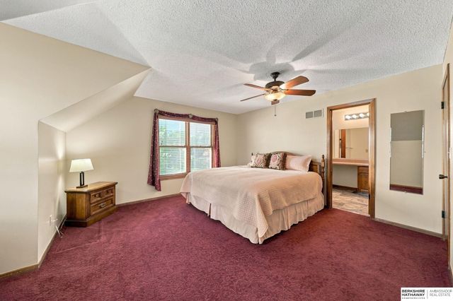 5441 S Dove Lane, Lincoln, NE 68516