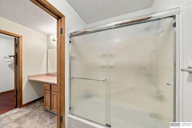 5441 S Dove Lane, Lincoln, NE 68516