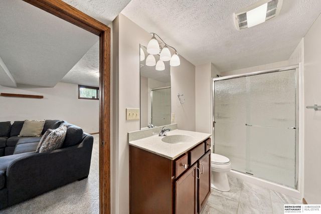 5441 S Dove Lane, Lincoln, NE 68516