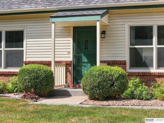 5441 S Dove Lane, Lincoln, NE 68516