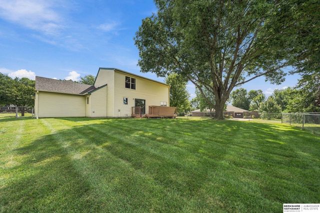 5441 S Dove Lane, Lincoln, NE 68516