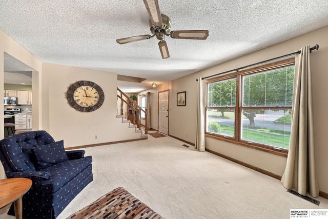 5441 S Dove Lane, Lincoln, NE 68516