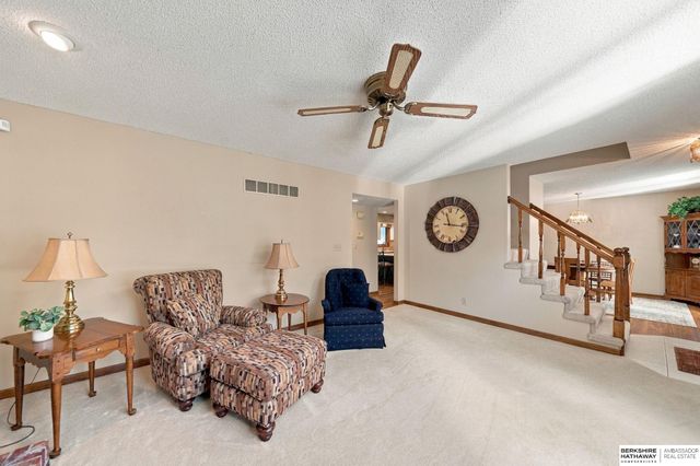 5441 S Dove Lane, Lincoln, NE 68516