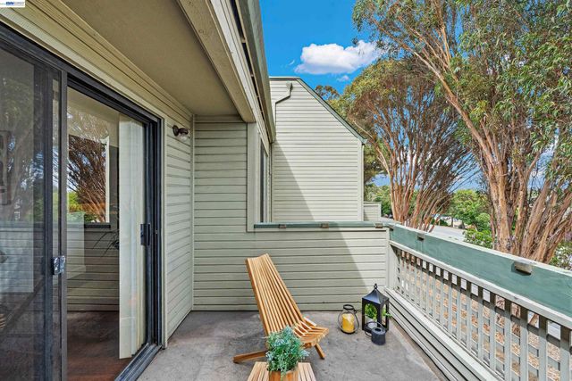 2742 East Ct, Richmond, CA 94806