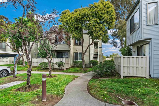 2742 East Ct, Richmond, CA 94806