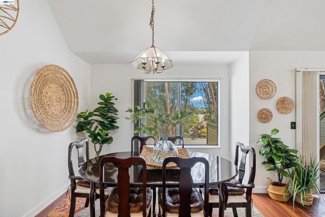 2742 East Ct, Richmond, CA 94806
