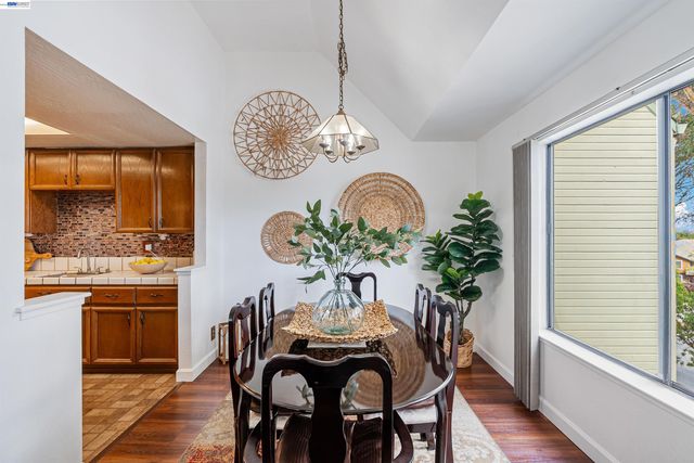 2742 East Ct, Richmond, CA 94806