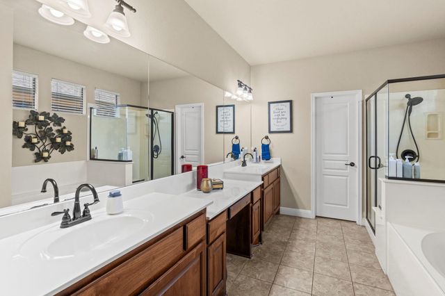 4332 Teravista Club DR 37, Round Rock, TX 78665