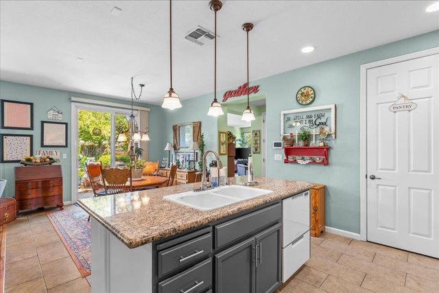 253 W Shasta Ave, Ripon, CA 95366