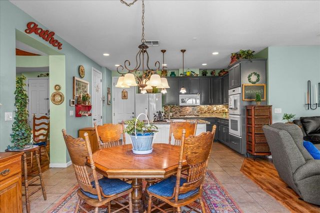 253 W Shasta Ave, Ripon, CA 95366