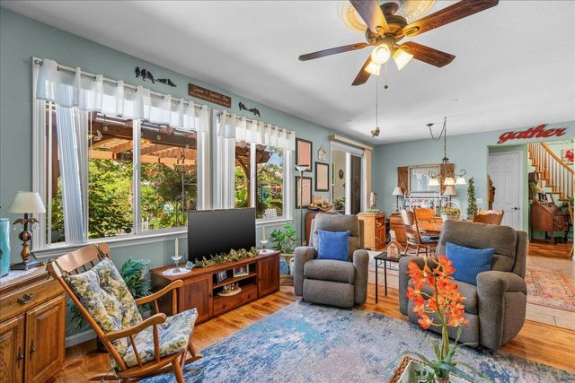 253 W Shasta Ave, Ripon, CA 95366