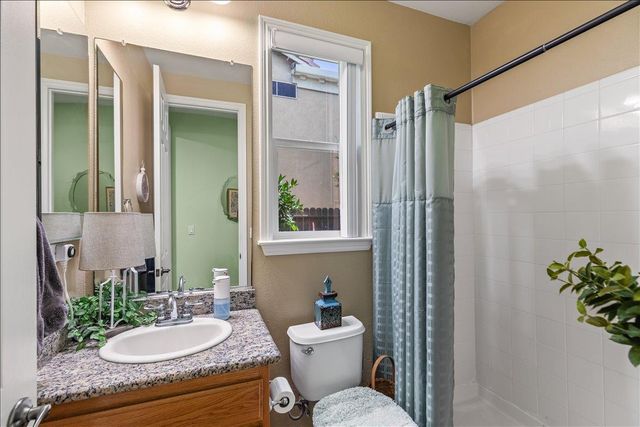 253 W Shasta Ave, Ripon, CA 95366