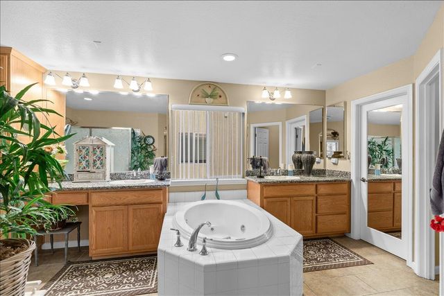 253 W Shasta Ave, Ripon, CA 95366