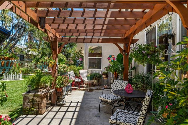 253 W Shasta Ave, Ripon, CA 95366