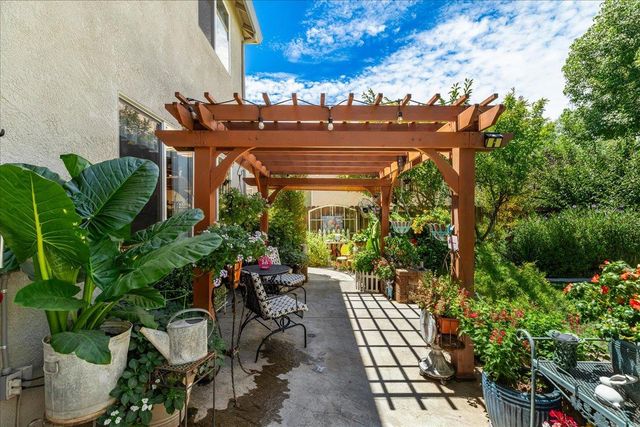 253 W Shasta Ave, Ripon, CA 95366