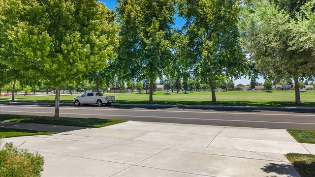 253 W Shasta Ave, Ripon, CA 95366