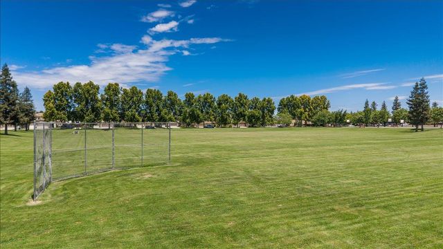 253 W Shasta Ave, Ripon, CA 95366