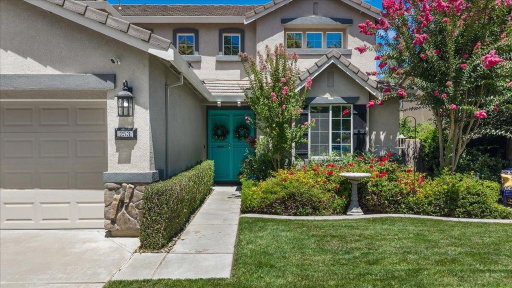 253 W Shasta Ave, Ripon, CA 95366