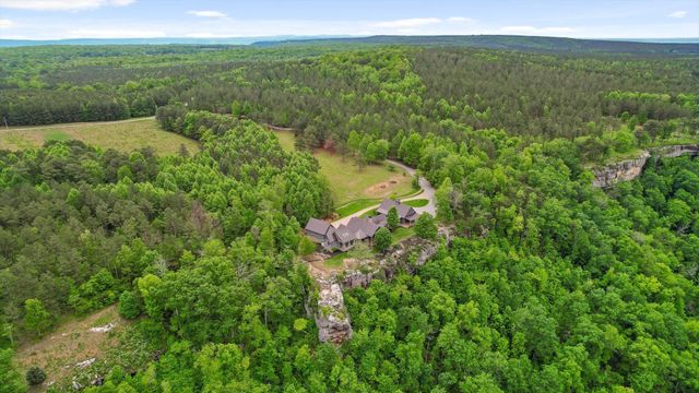 6835 Jasper Highlands Boulevard, Jasper, TN 37347