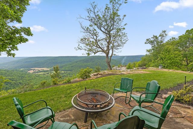 6835 Jasper Highlands Boulevard, Jasper, TN 37347