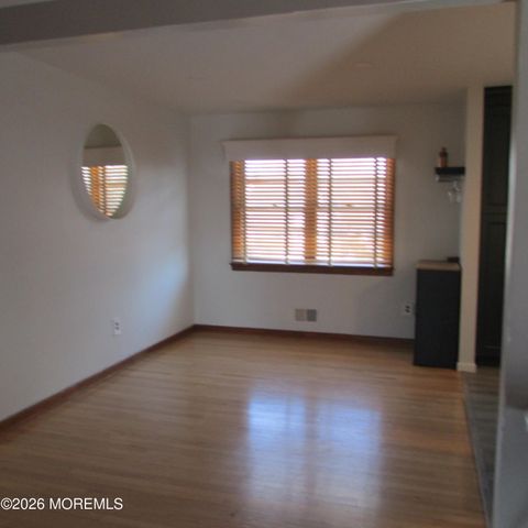 31 Pine Street, Keyport, NJ 07735