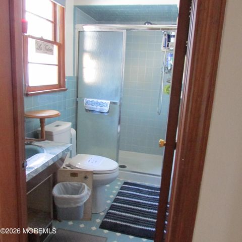 31 Pine Street, Keyport, NJ 07735