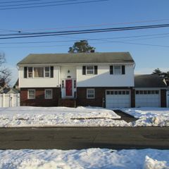 31 Pine Street, Keyport, NJ 07735