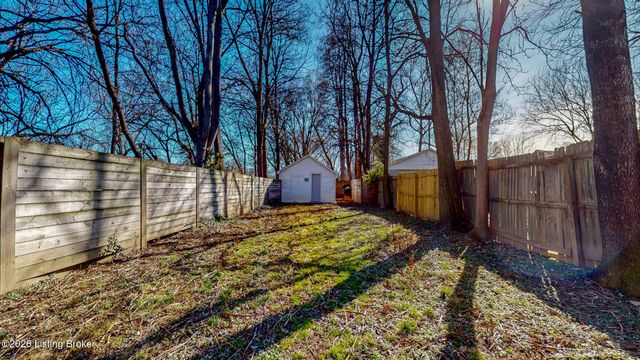 1510 Clara Ave, Louisville, KY 40215