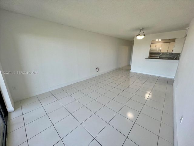 9591 Fontainebleau Blvd 514, Miami, FL 33172